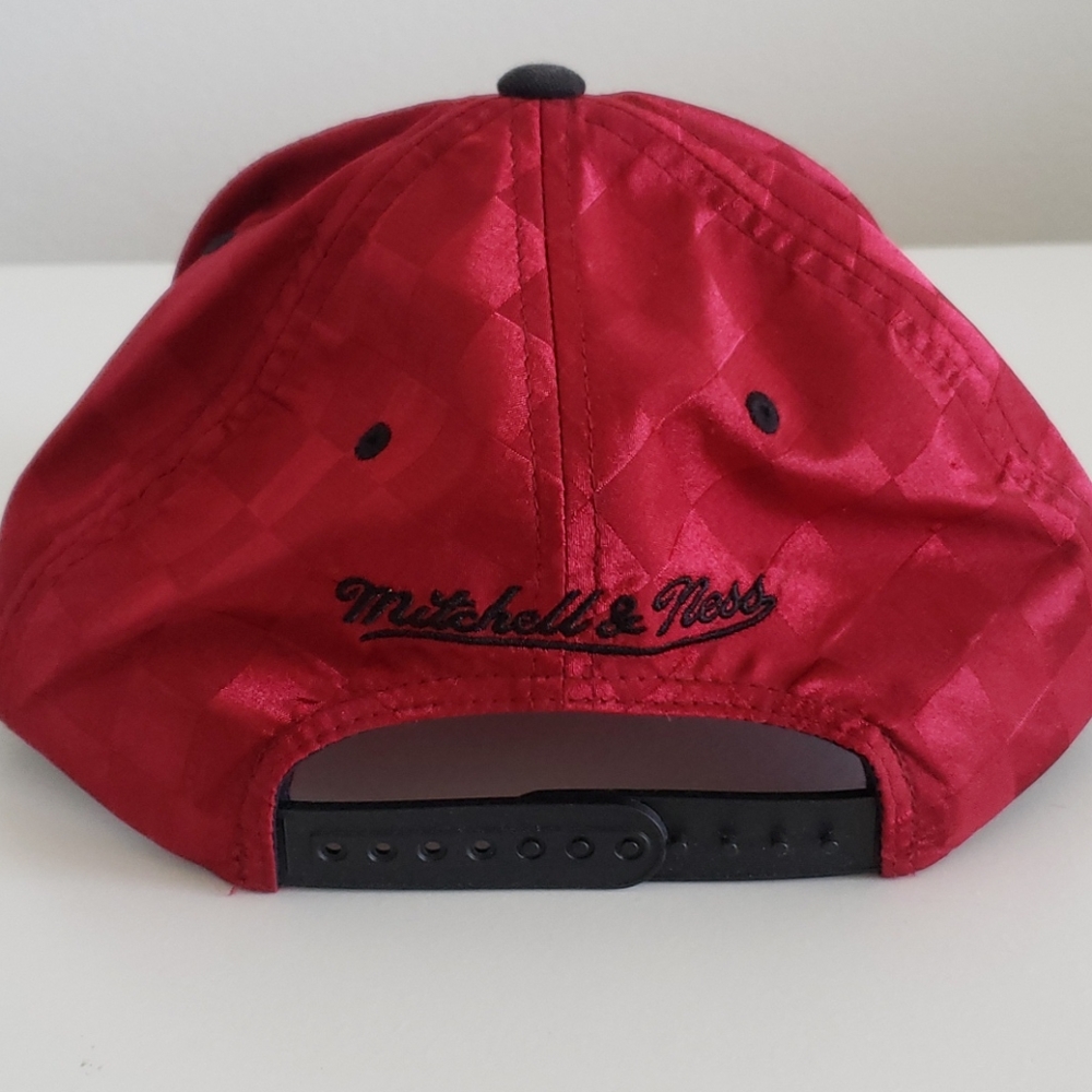 Hat - Picture 2 of 4